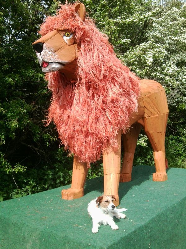 Pallet wood #sculpture by #sculptor Chris Pilmore titled: 'Lion (Outsize Oversiz...
