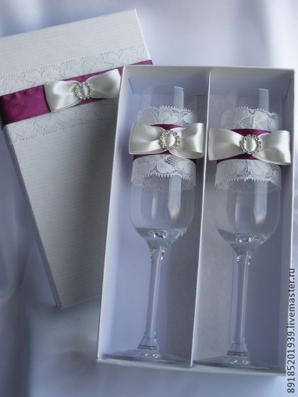 Свадебные бокалы в подарочной упаковке - св...