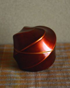 Exquisite Urushi lacquer tea caddy by Kuroda Tatsuaki (1904–1982) Japan　黒...