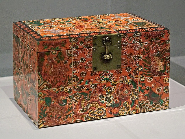 Lacquer box, "Box with Design of Auspicious Motifs", Korean, Joseon dy...