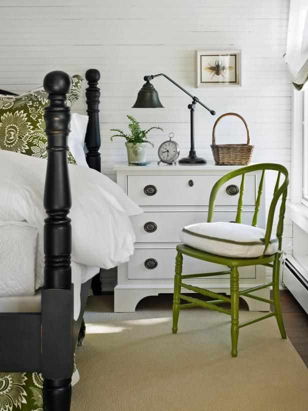 I love this green, white, and black cottage bedroom.