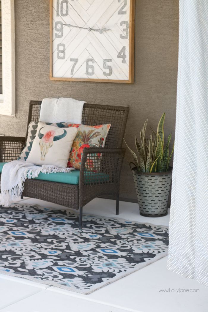 Easy porch makeover... love the white concrete paint tutorial! So fresh and brig...