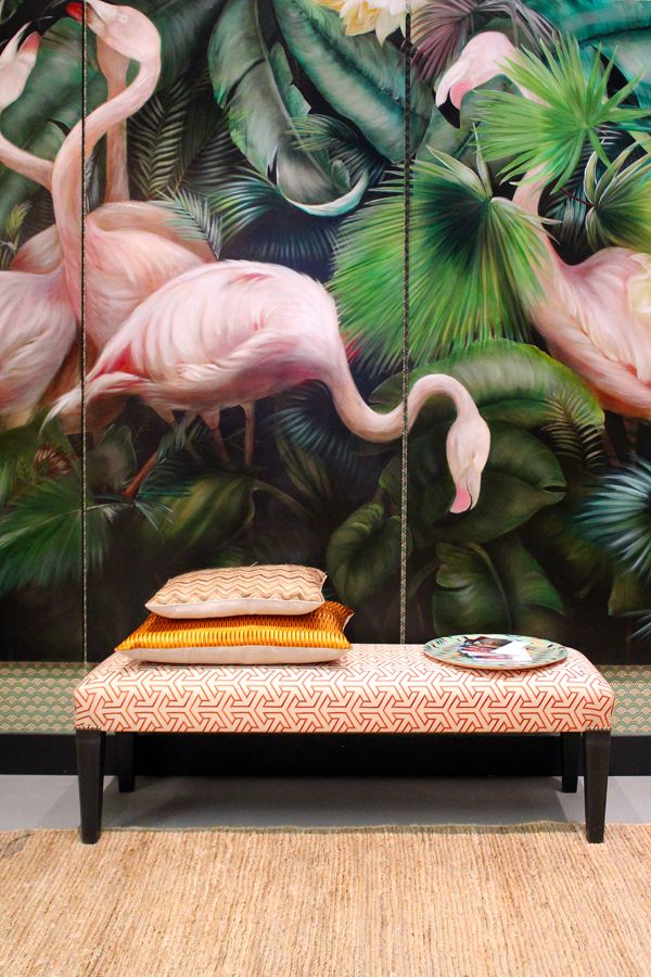 Wallpaper or mural?  Whatever this is, I love the flamingos!