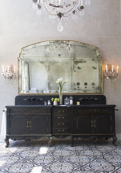 Large mirror to buffet.