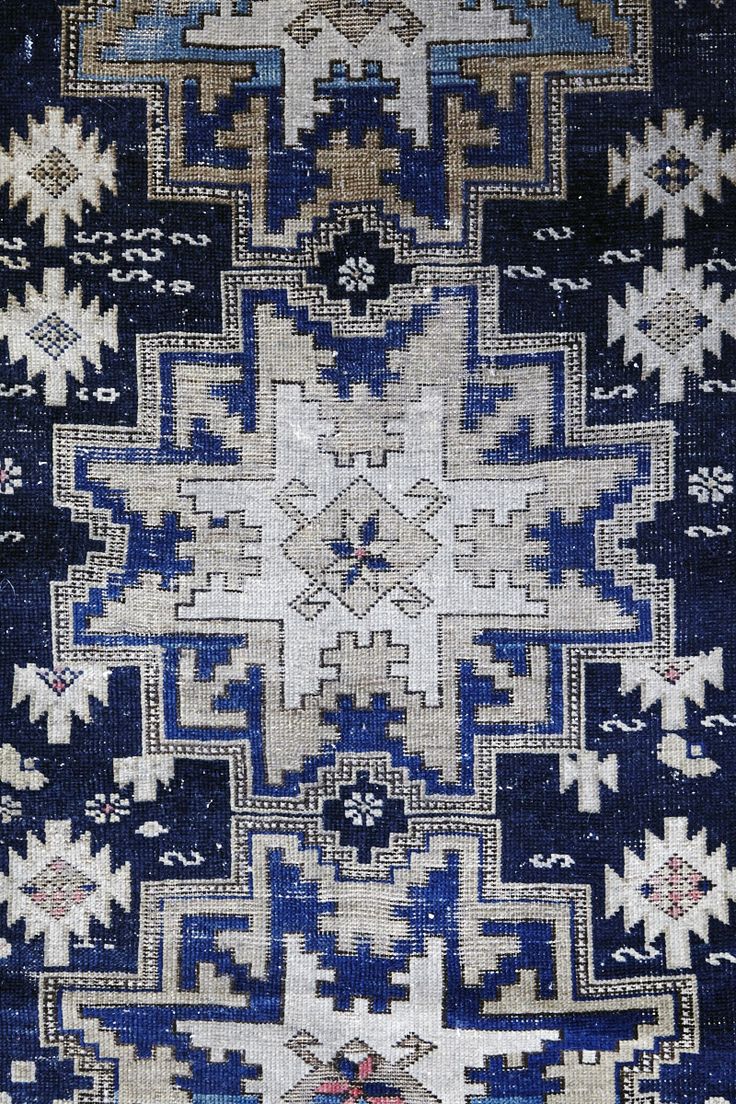 Beautiful blue patterned rug.