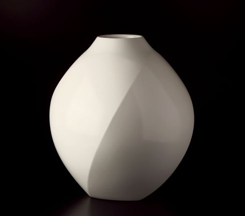 Akihiro Maeta - Faceted Vase #1 - Porcelain with translucent glaze - H.15 1/2 x ...