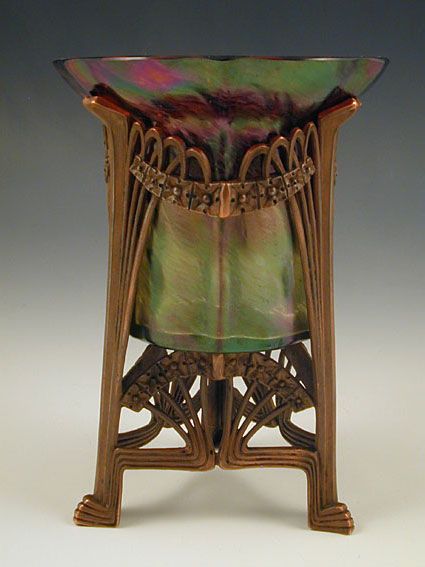 Art Nouveau Irridescent Kralik Glass Vase with Bronzed Metal Mount, 1905, Austri...