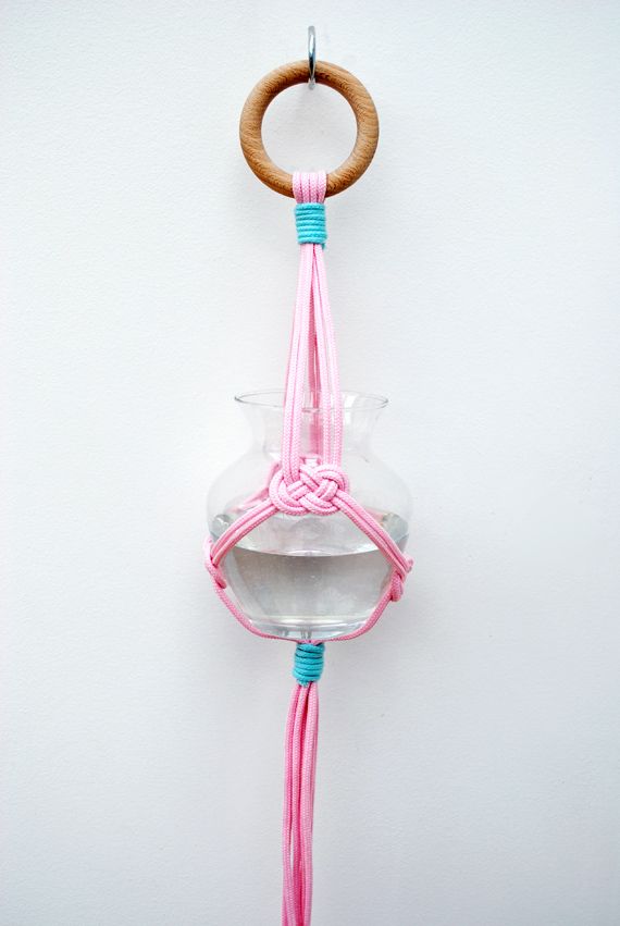 Simple hanging vase by minieco // carrick bend & gathering knot