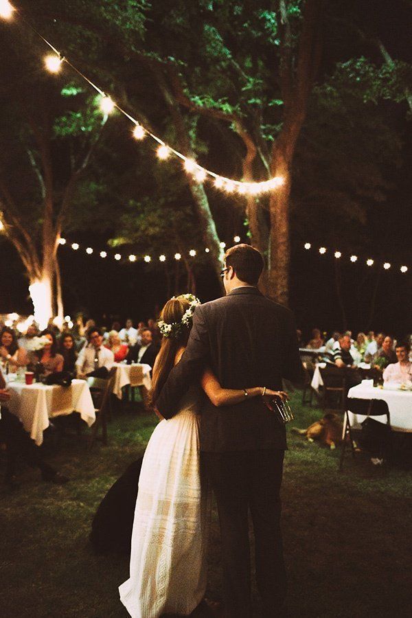 19 Charming Backyard Wedding Ideas For Low-Key Couples