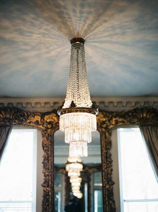 Vintage chandelier | Kelli Lynn Photography