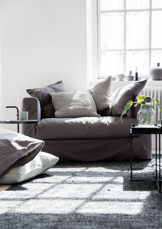 How to style your sofa | heidihallingstad.com