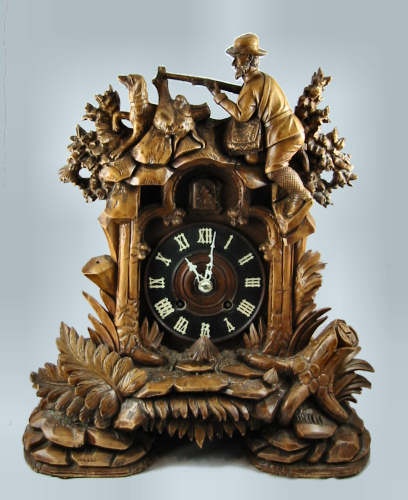 Handcarved Blackforest region Clock. A lovely piece !! Photo via web.....