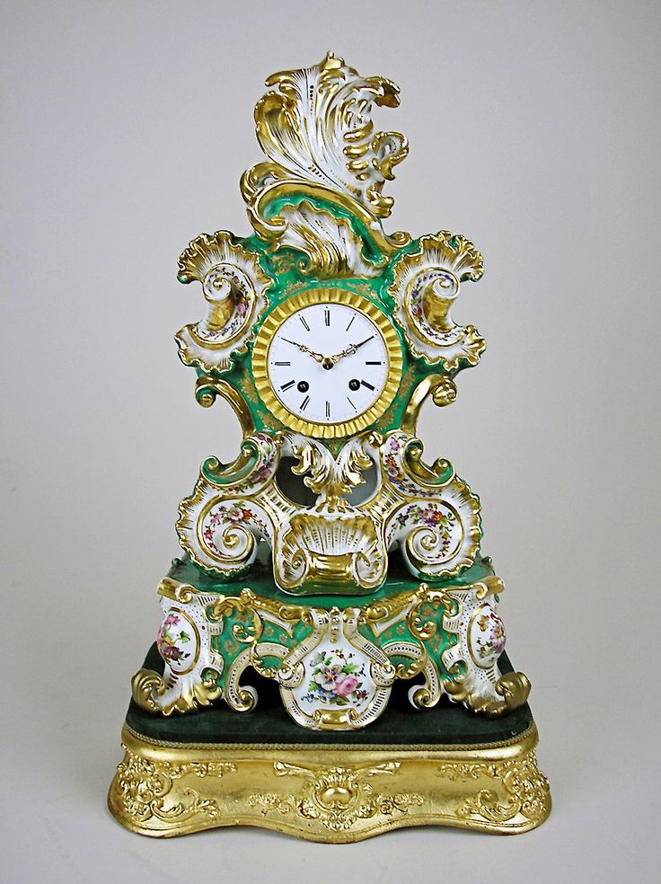 Porcelain French clock -1835