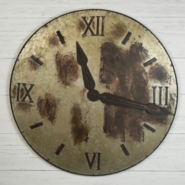 Rusty Decorative Tin Clock