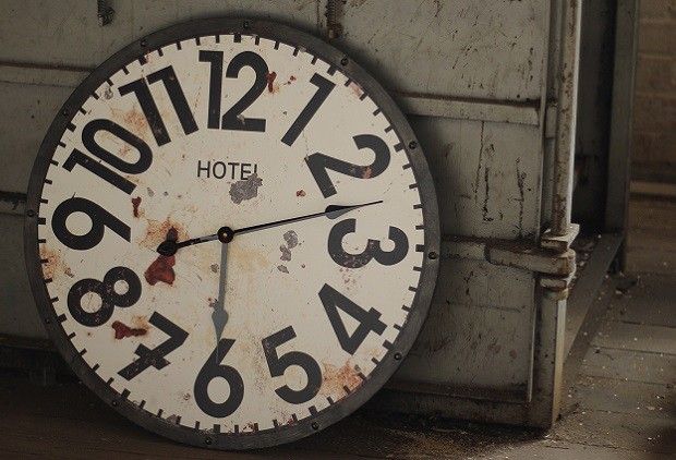 Vintage Inspired Hotel Clock - From Antiquefarmhouse.com - www.antiquefarmho...
