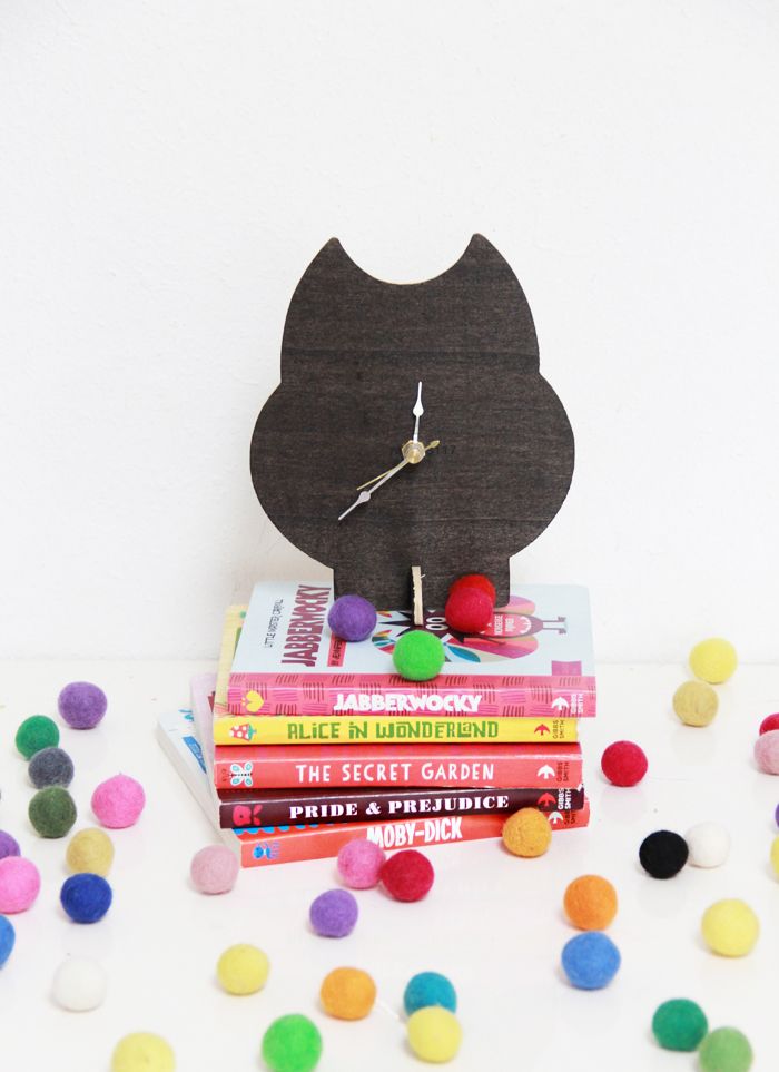 Squirrelly Minds » DIY Wooden Animal Stand Clock