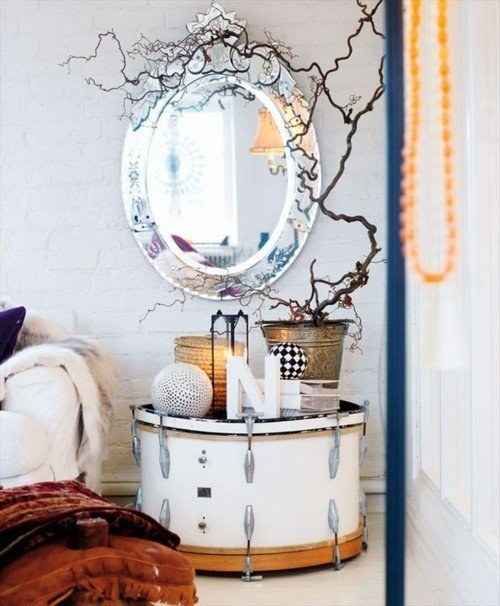 21 weird decor hacks - Use a drum for a bedside table.