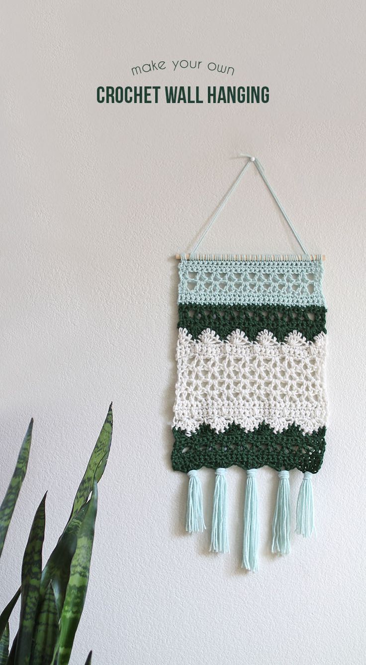 free pattern to make a beautiful crochet wall hanging