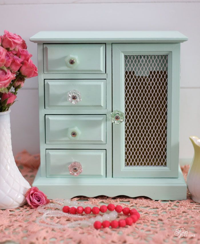 old Jewelry box makeover, with paint and new hardware