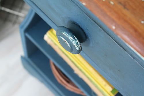 video tutorials--how to distress and wax furniture with chalk paint.
