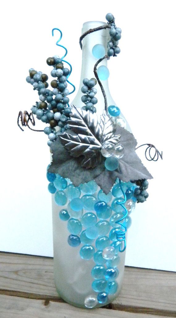 More wine bottle crafts!  Love this.