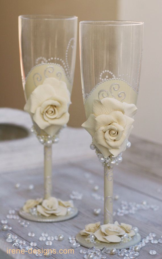 Wedding champagne glasses hand painted. Wedding by IrenDesigns, €45.00