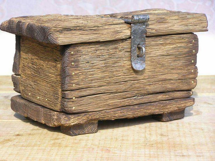 Lovely rustic wooden box.