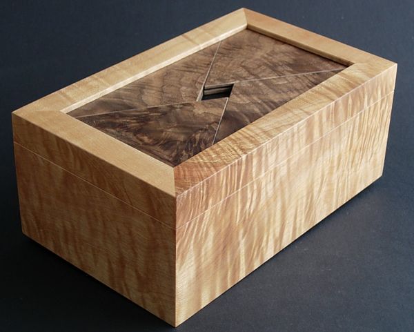 Secret locking box [About the coolest secret opening box I've seen. Hope to ...