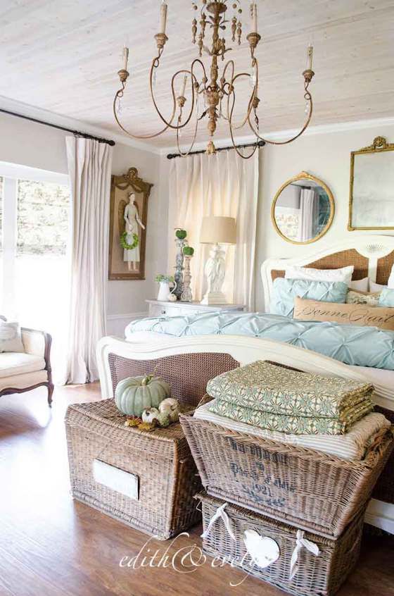Furniture Bedrooms  French  Country  Beadroom Decor 