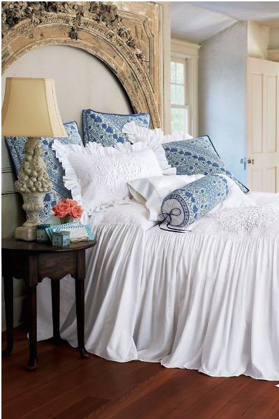 nice head board , so french country.