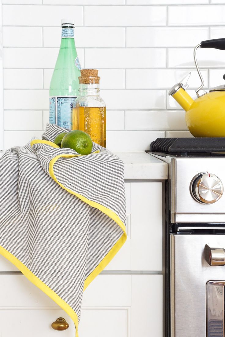 Freshen up the kitchen with these colorful DIY seersucker tea towels - sugar and...