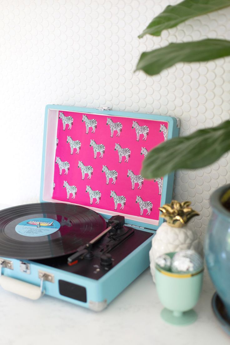 How to Customize Your Record Player | lovelyindeed.com
