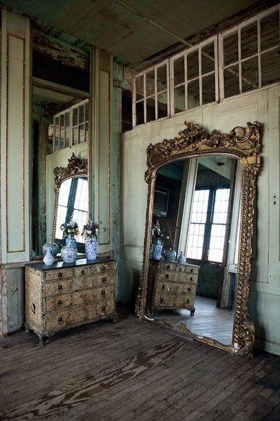 YUMMY - the mirror, the floor, the walls, the blue & white china -- greige: ...