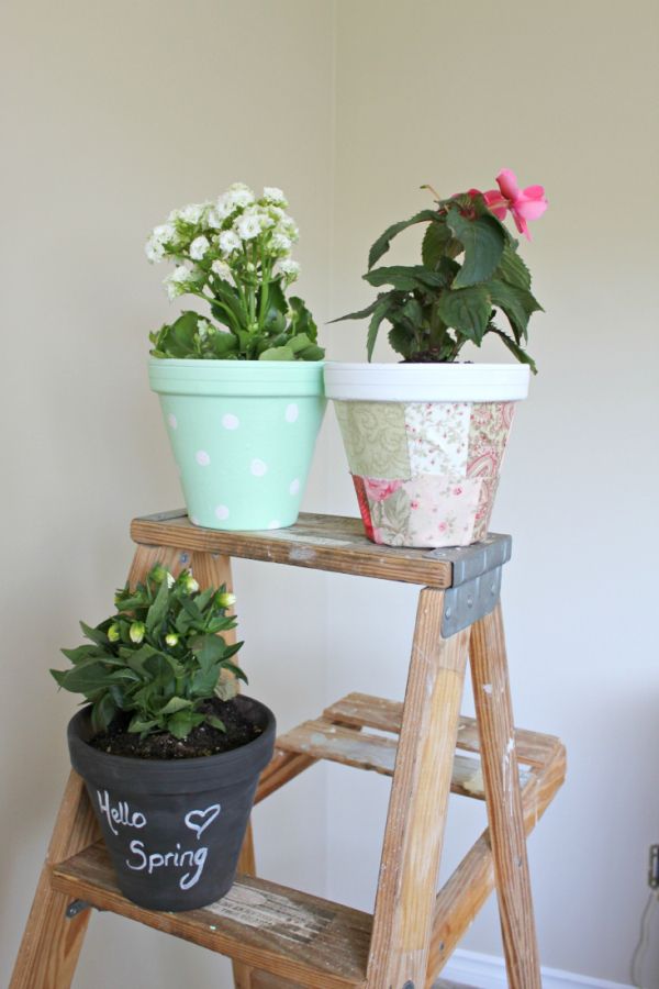 These pretty little DIY Flower Pots really are the perfect way to dress up any s...