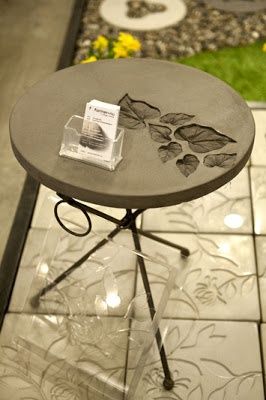Thought this was a miniature at first. Now I want that table, and those tiles, a...