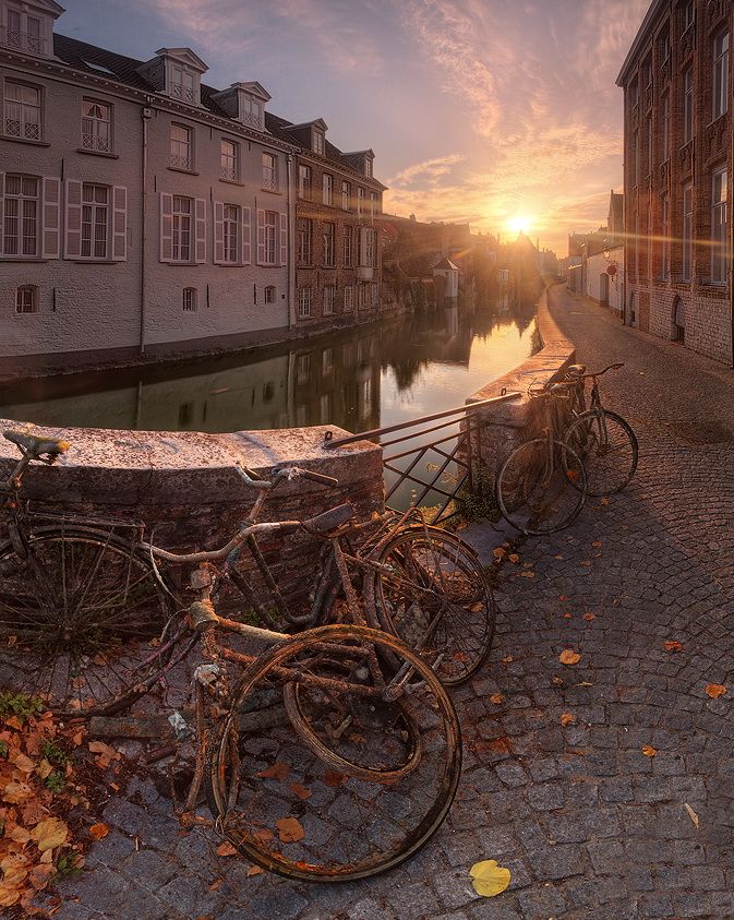 Rusty sunrise, Bruges, Belgium (by Egra).