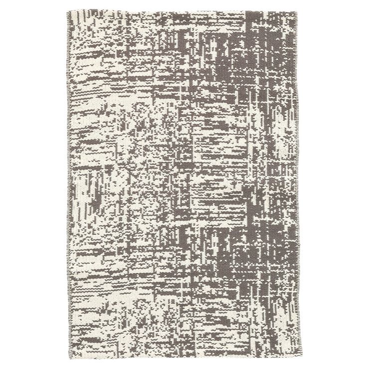 Art and décor lovers alike will fall for this versatile woven cotton area rug...