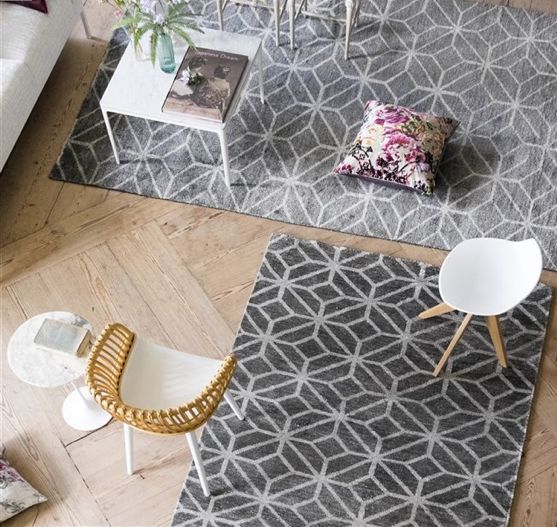 Cool geometric rug in shades of grey with the 'Caretti' design