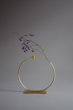 anna varendorff brass vase 9 - almost a circle.