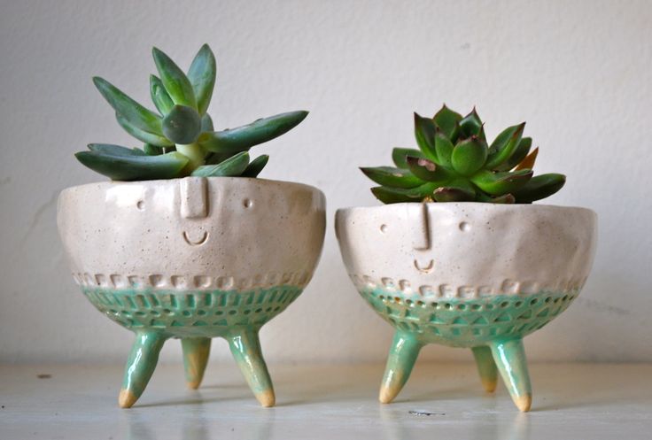 Pair of tripod bowl planters