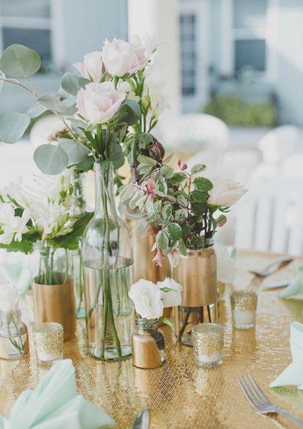 Gold and mint wedding decor