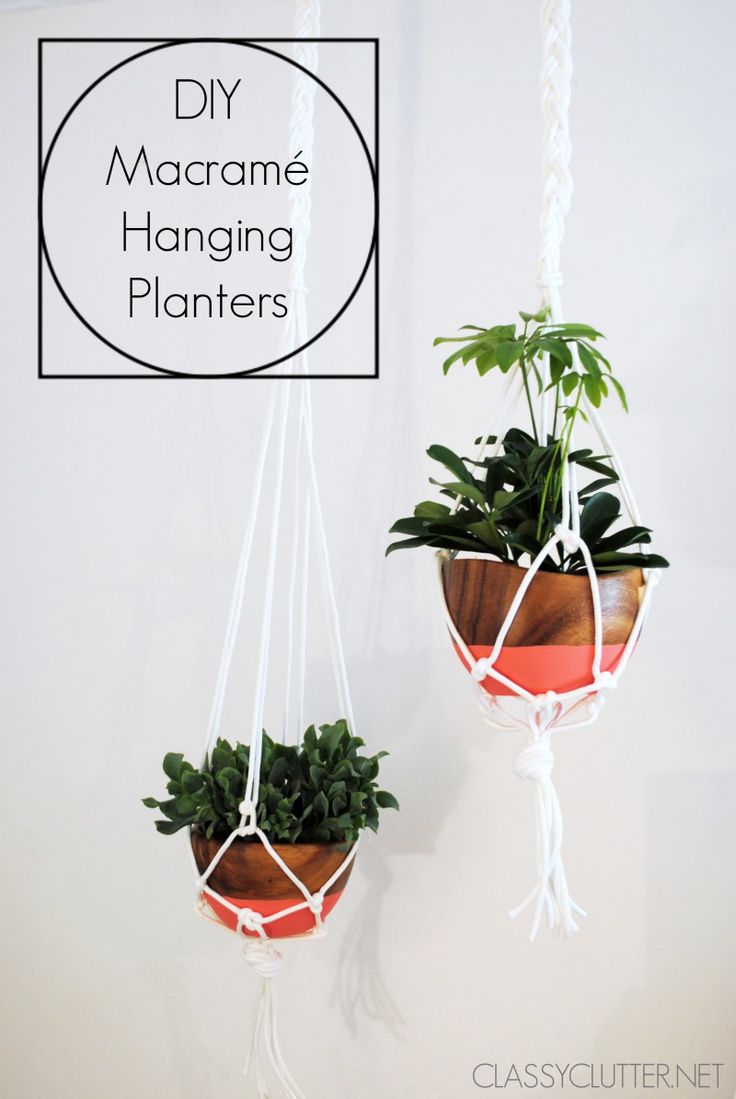 DIY Macramé Hanging Planters | www.classyclutter...