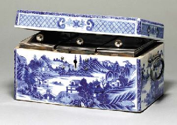 A RARE SHEFFIELD PLATE-MOUNTED BLUE AND WHITE TEA CADDY BOX