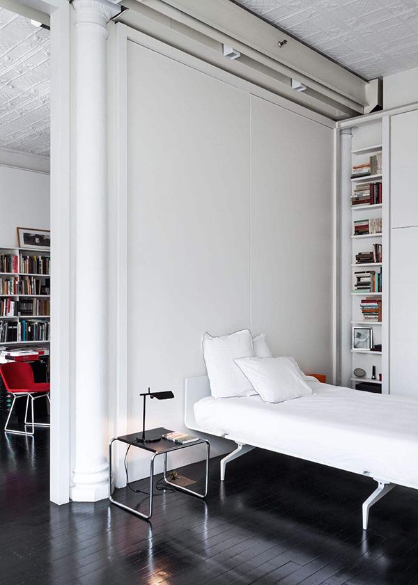 minimalistic bedroom (via fashionsquad.com)