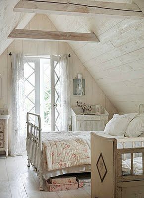 my dream attic.. so pretty!