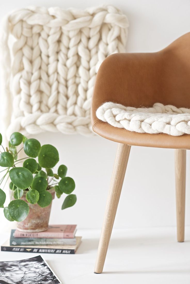 DIY tutorial on how to knit and felt a super chunky seat pad from un-spun wool r...