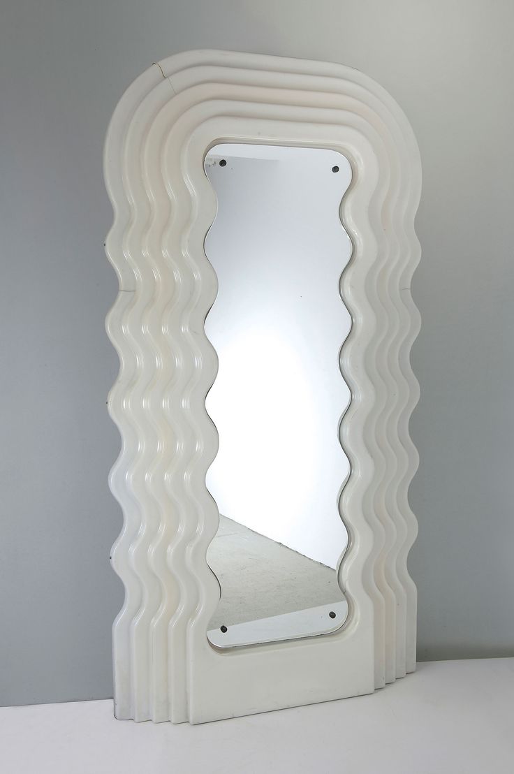 Ultrafragola mirror - Ettore Sottsass (Poltronova)