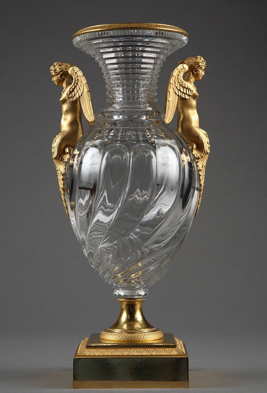 Crystal vase with gilt bronze mounts / Vase en cristal