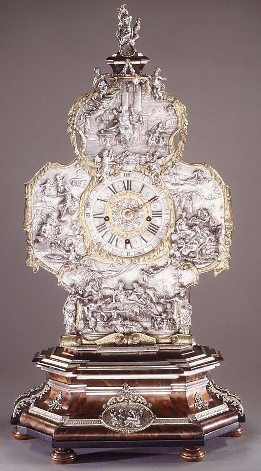 Mantel clock Maker: Clockmaker: Franz Xavier Gegenreiner (master in 1770) Maker:...