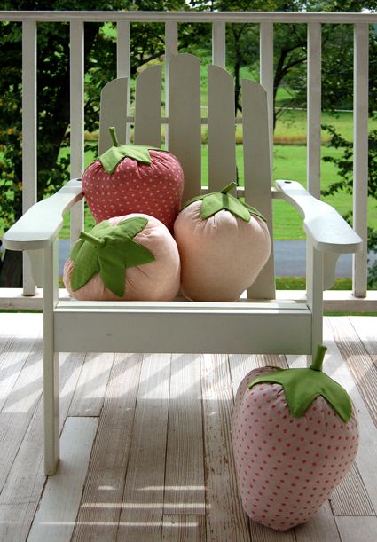 DIY Strawberry Pillows!